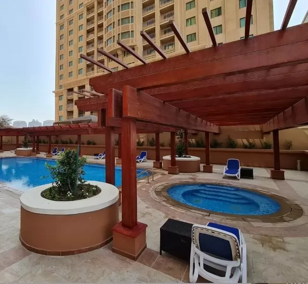 Wohn Klaar eigendom 2 + Magd Schlafzimmer U/F Wohnung  zu verkaufen in Al Sadd , Doha #11010 - 1  image 